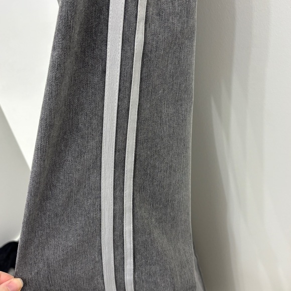 Halara Flex High Waisted Stripe Wide Leg Flowy Washed Jeans Pockets cool gray - Picture 5 of 9